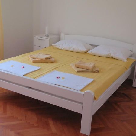 Lumbrela Apartments Starigrad Exterior photo