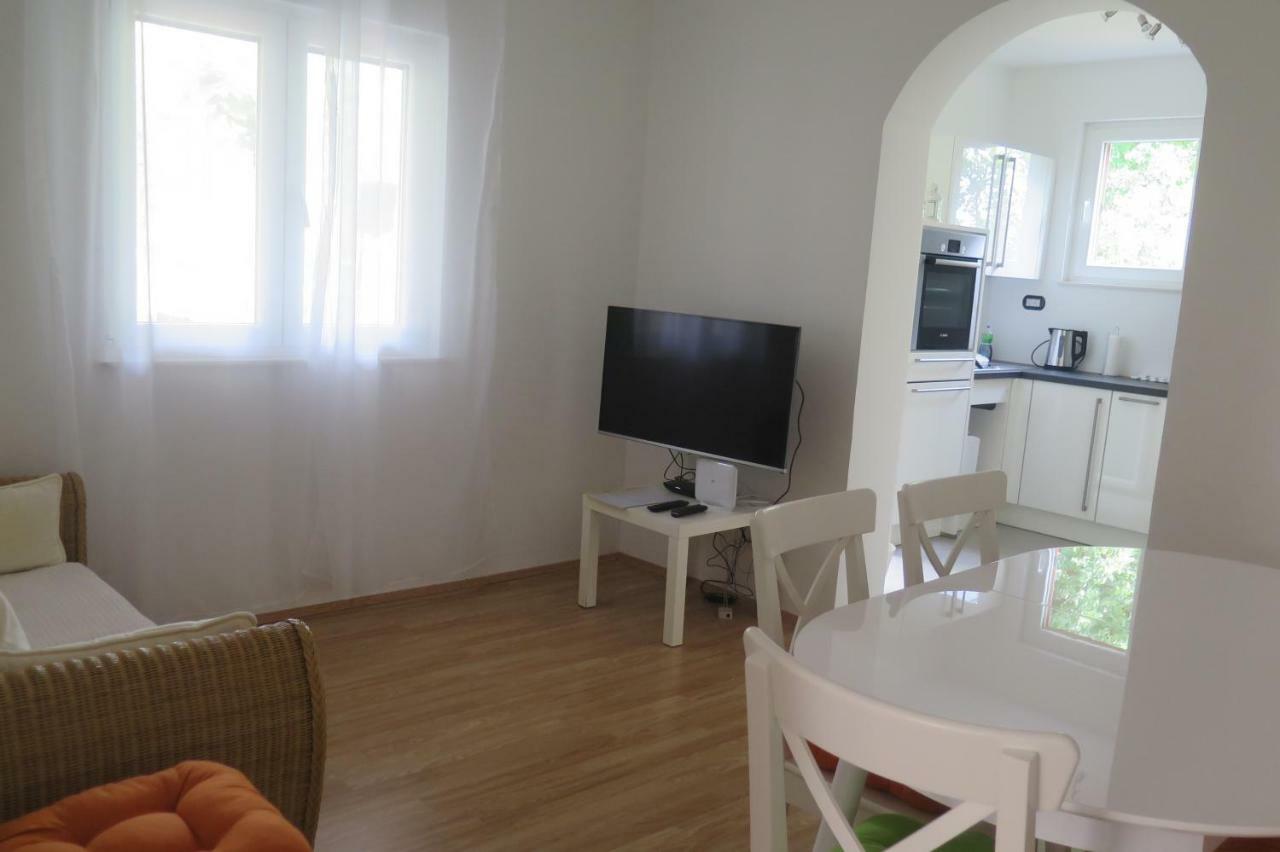 Lumbrela Apartments Starigrad Exterior photo