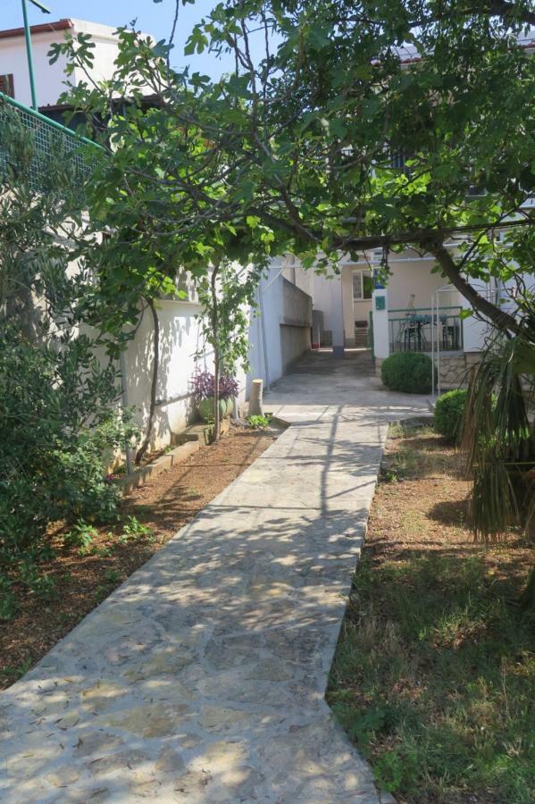 Lumbrela Apartments Starigrad Exterior photo