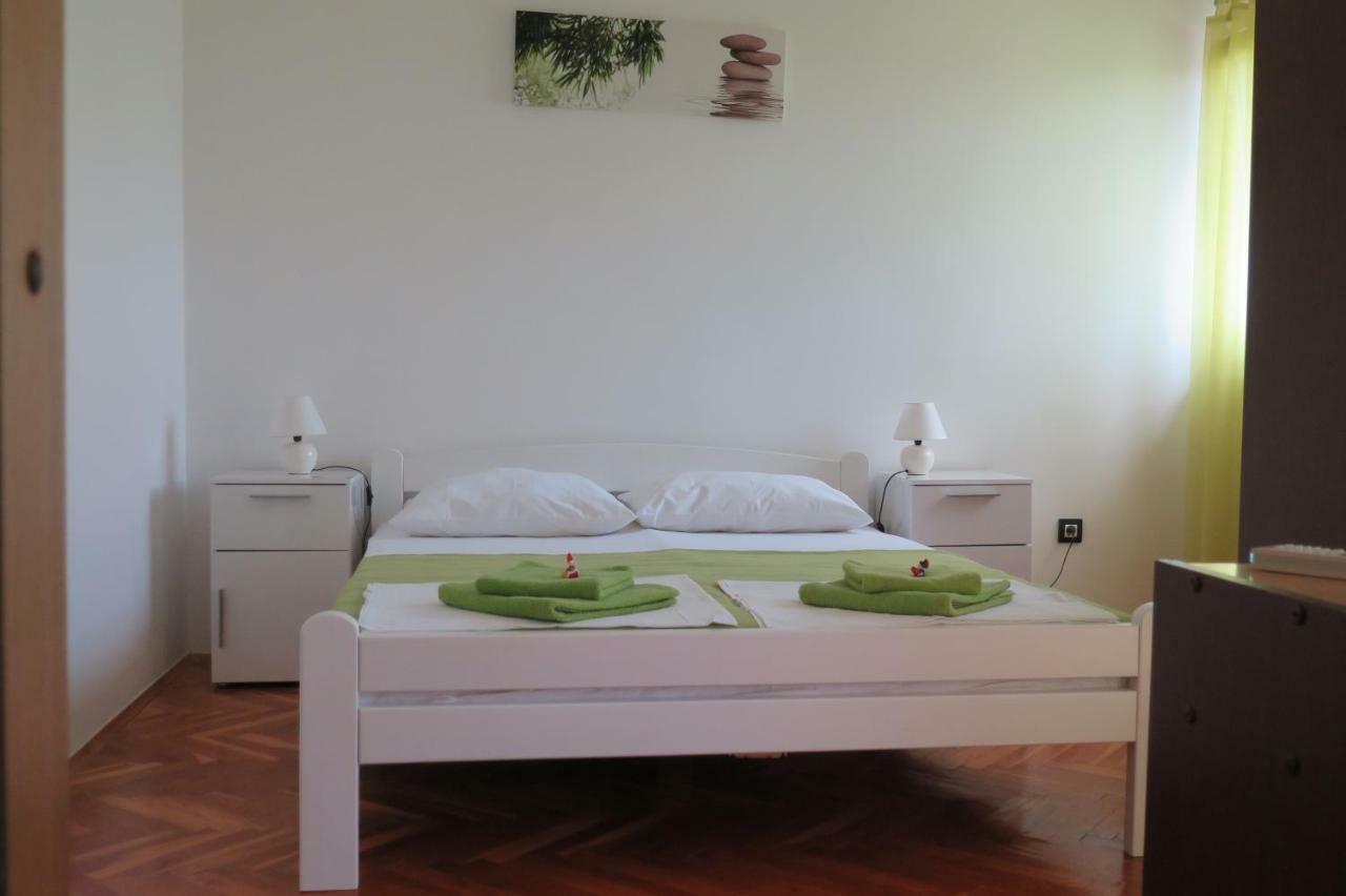 Lumbrela Apartments Starigrad Exterior photo