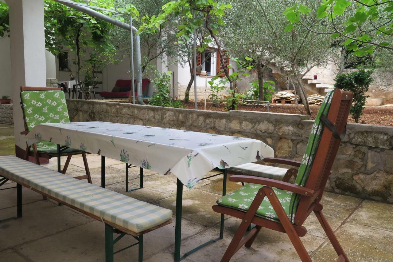 Lumbrela Apartments Starigrad Exterior photo